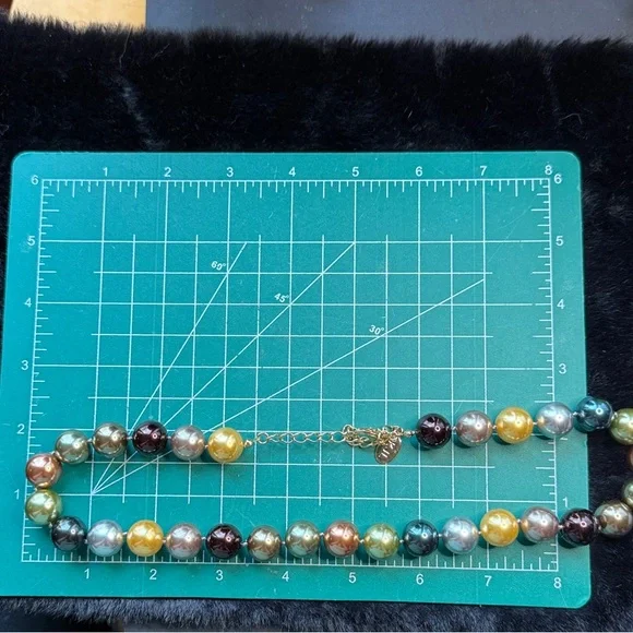 Kenneth Jay Lane Vibrant Pearl Necklace - Picture 7 of 7